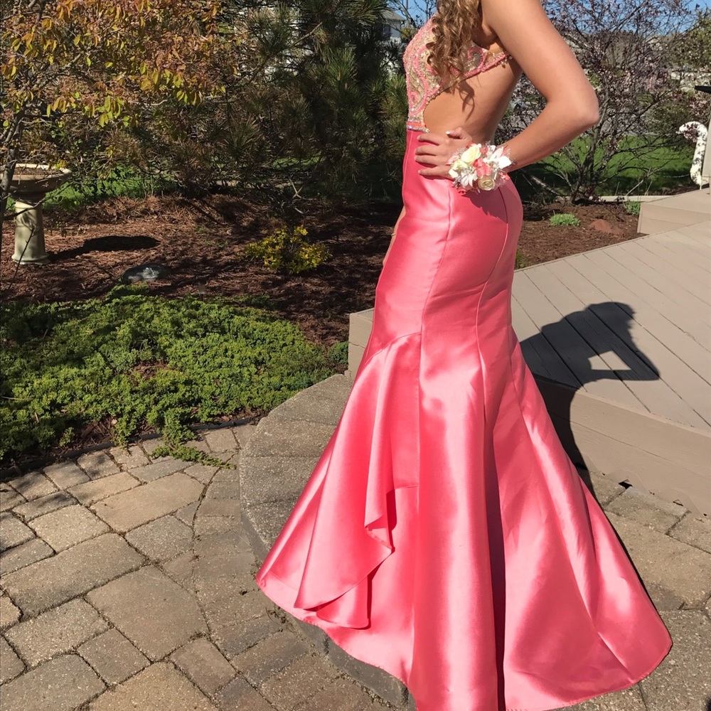 Gorgeous prom dress!!!